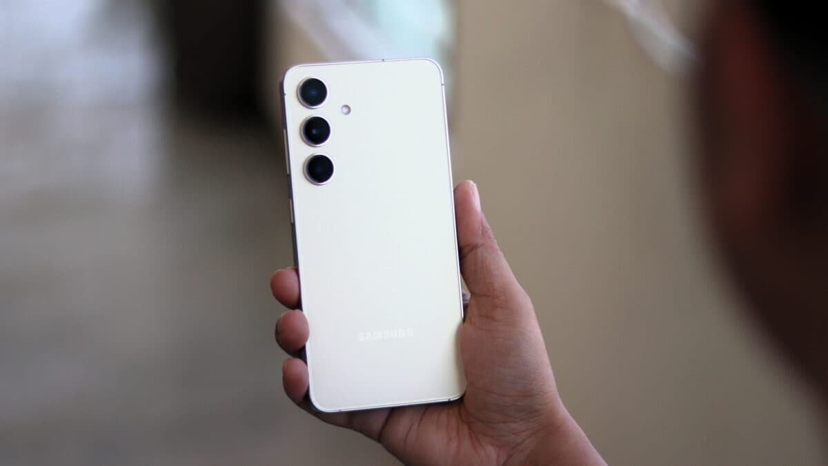 Červnová aktualizace pro Galaxy S24: Bezpečnost ano, nové funkce ne