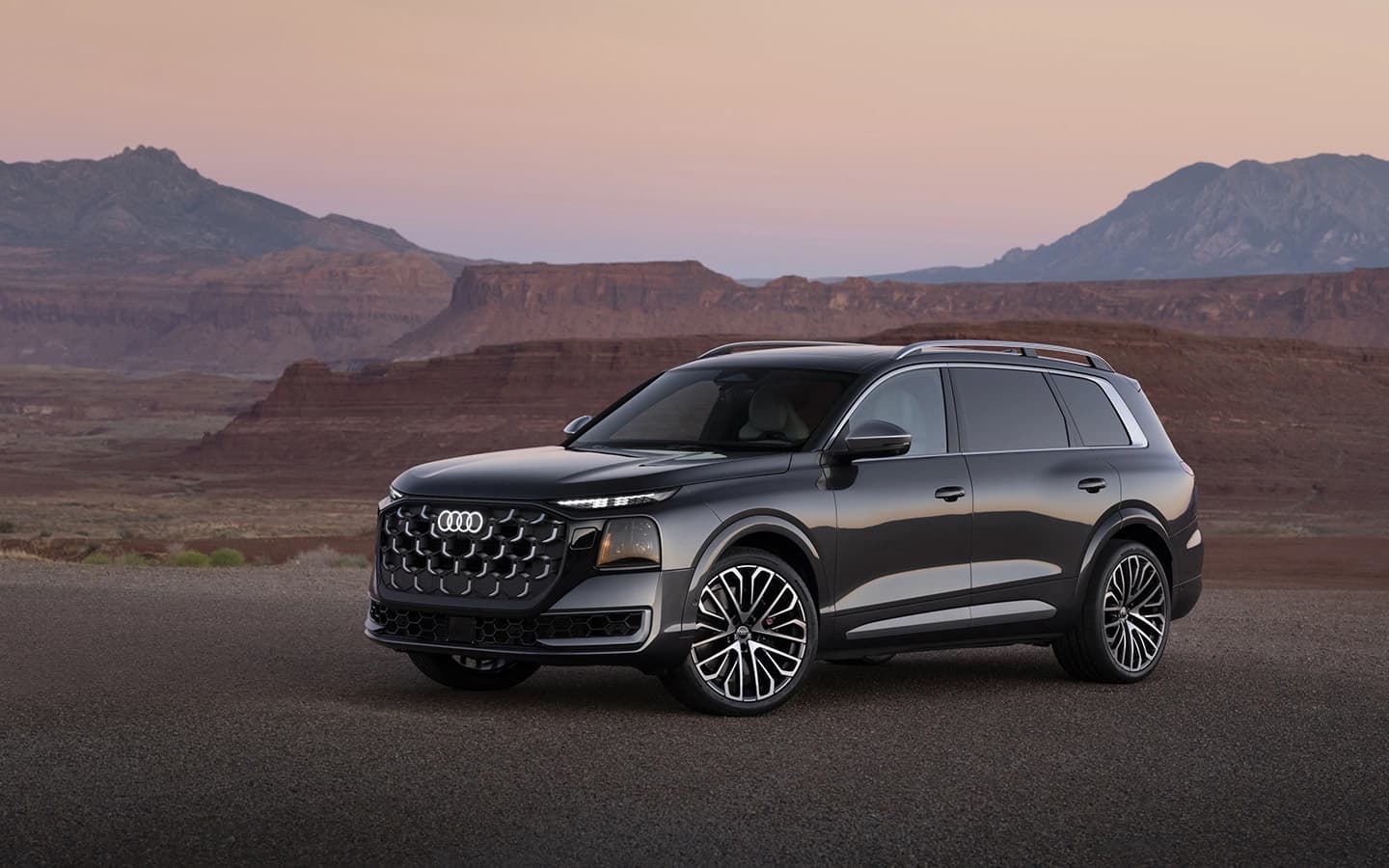 Nové Audi Q9 přichází do Ruska v roce 2027 s počáteční cenou 15 milionů rublů